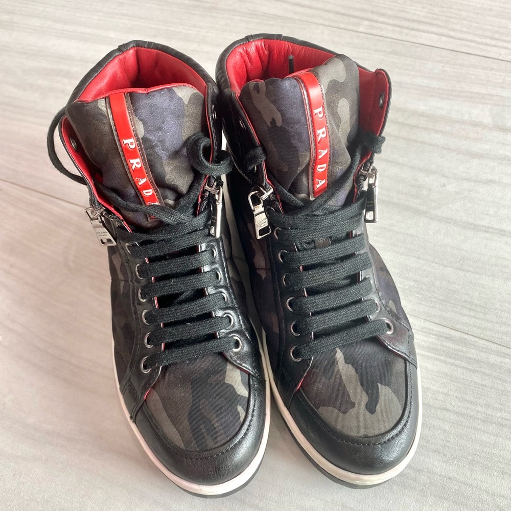 Amazing Prada Camo high top sneakers with zipper detail! Size 37.5